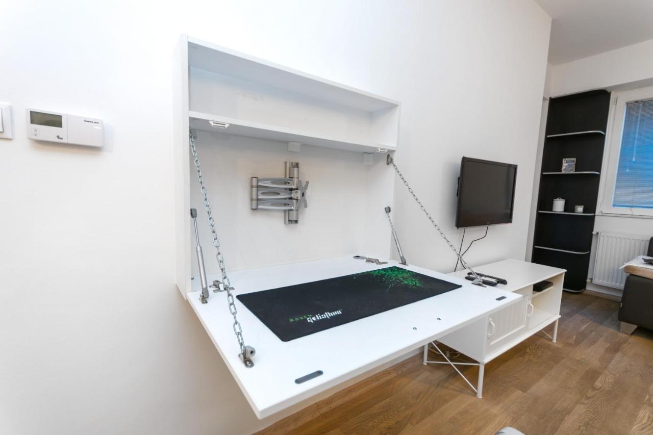 One Bedroom Apartment With Private Parking Skopje Exterior foto