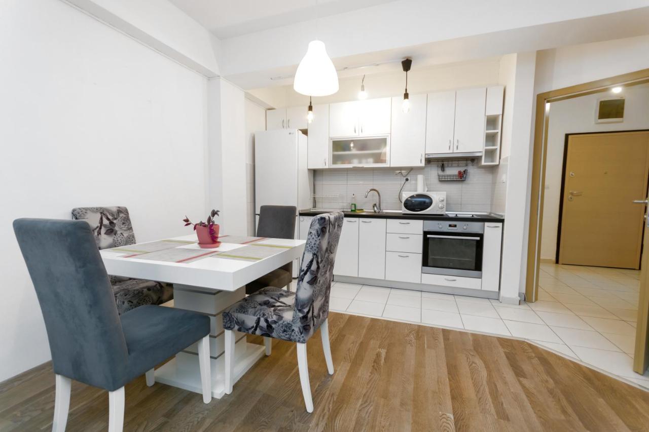 One Bedroom Apartment With Private Parking Skopje Exterior foto